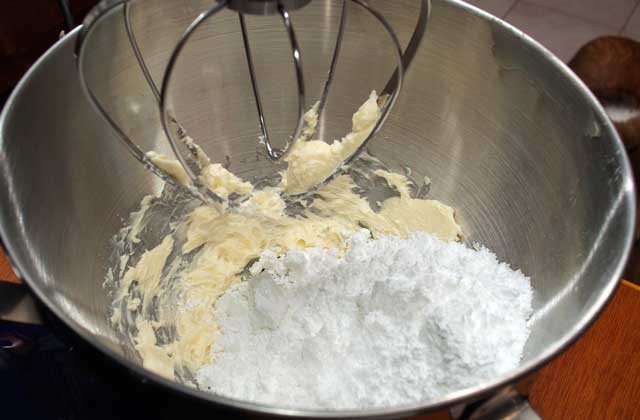 Beating in confectioner's sugar