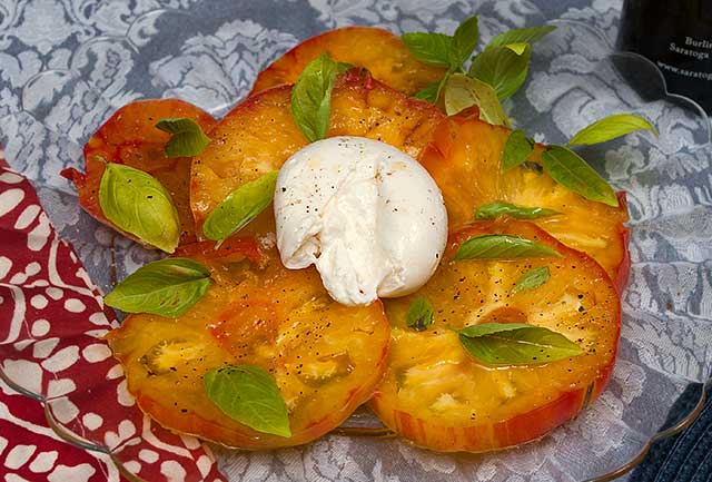 heirloom tomato caprese salad recipe